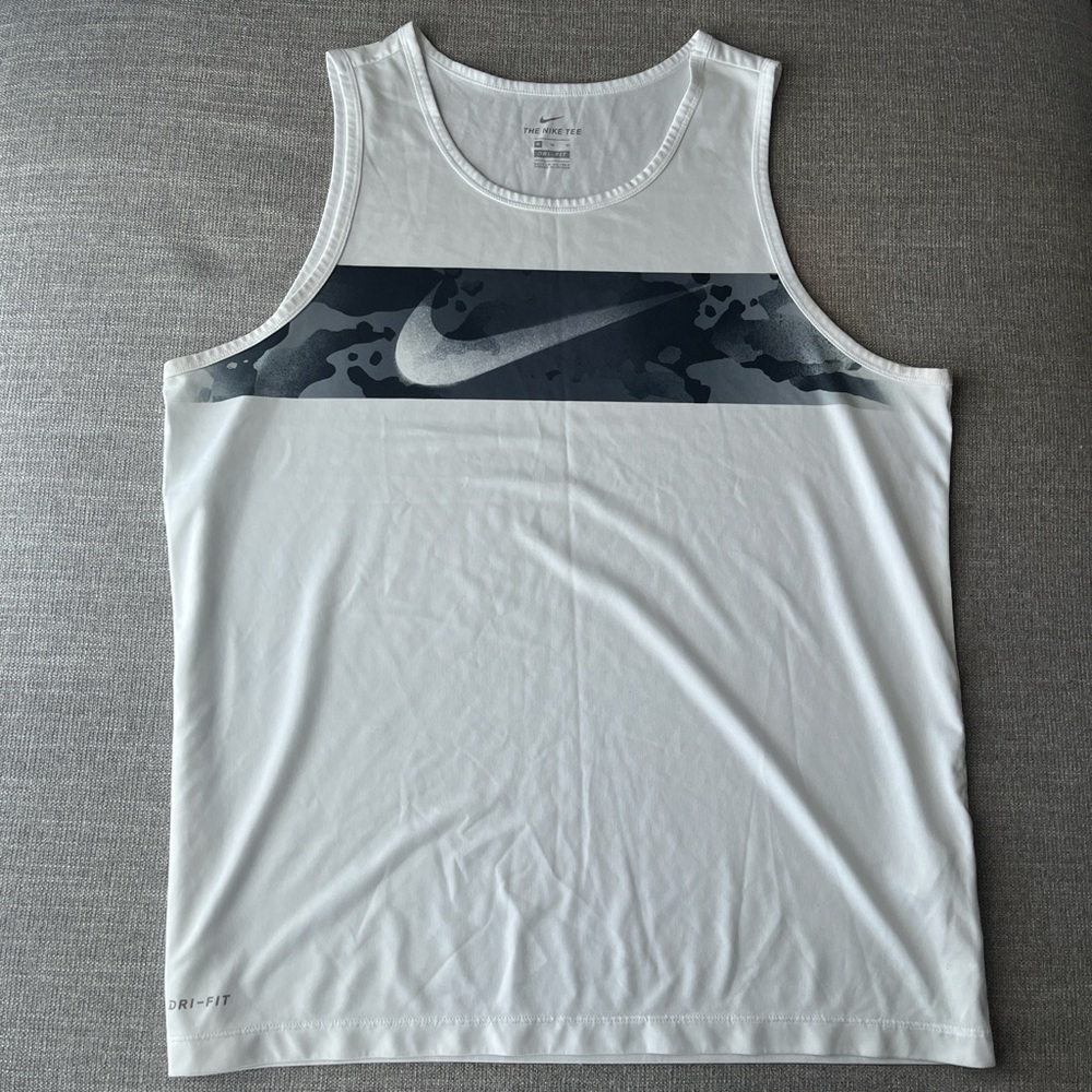 Nike Men’s Legend Dri-FIT Camo Swoosh Logo Graphic Tee Size XL